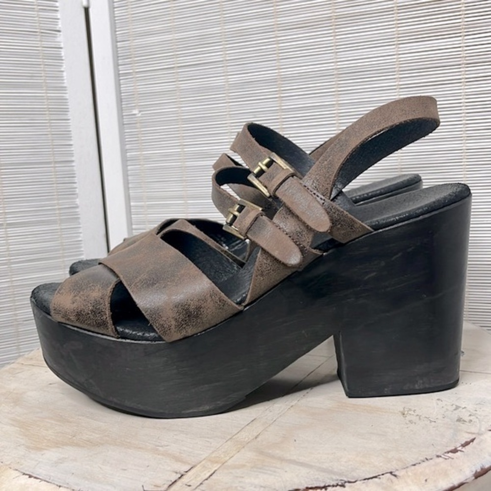 Freebird Ali wood clog sandals 39. 8.5 9